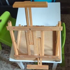 Aaron Brothers Wooden Tabletop Easel